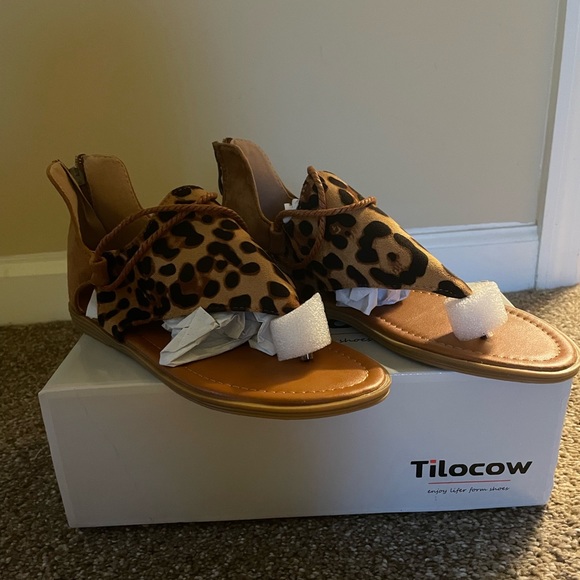 NWT: Tilocow Cheetah/Leopard Sandals - Picture 1 of 3